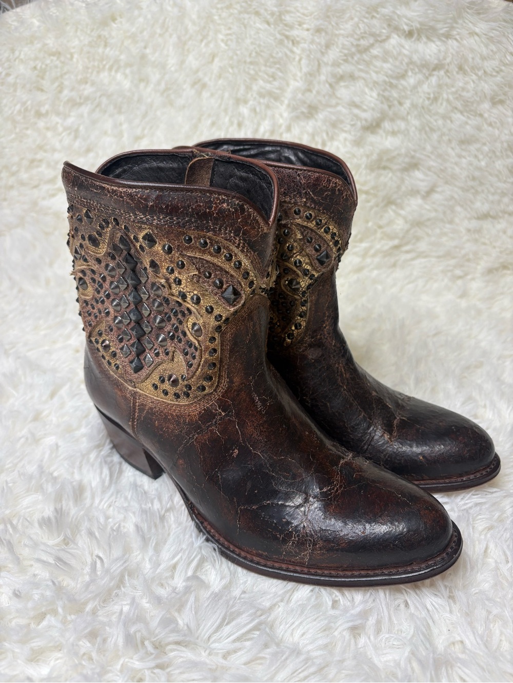 Frye Deborah Deco Short Western Boots distressed brown/whiskey leather finish, 8